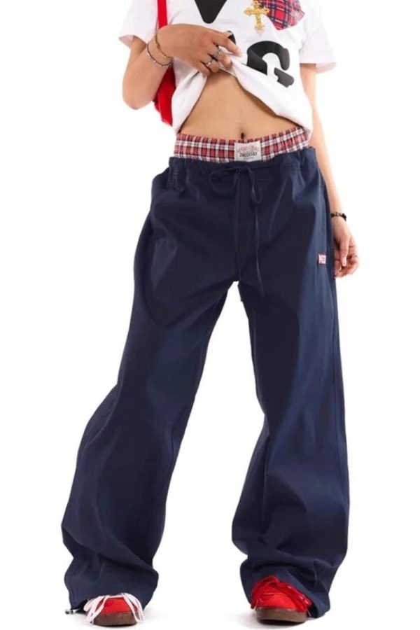 Navy Baggy Streetwear Pants: Trendy Outfit Ideas for Casual & Concert Looks