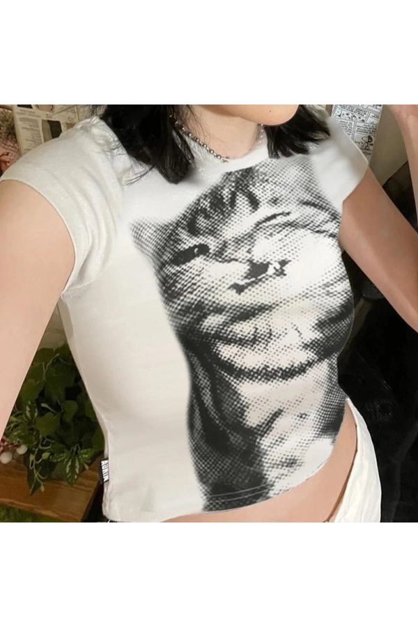 Pixelated Cat Graphic Crop Top: Trendy Outfit Ideas for Every Occasion