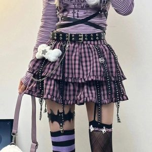 Plaid Punk Chain Skirt: Trendy Outfit Ideas for Concerts & Casual Outings