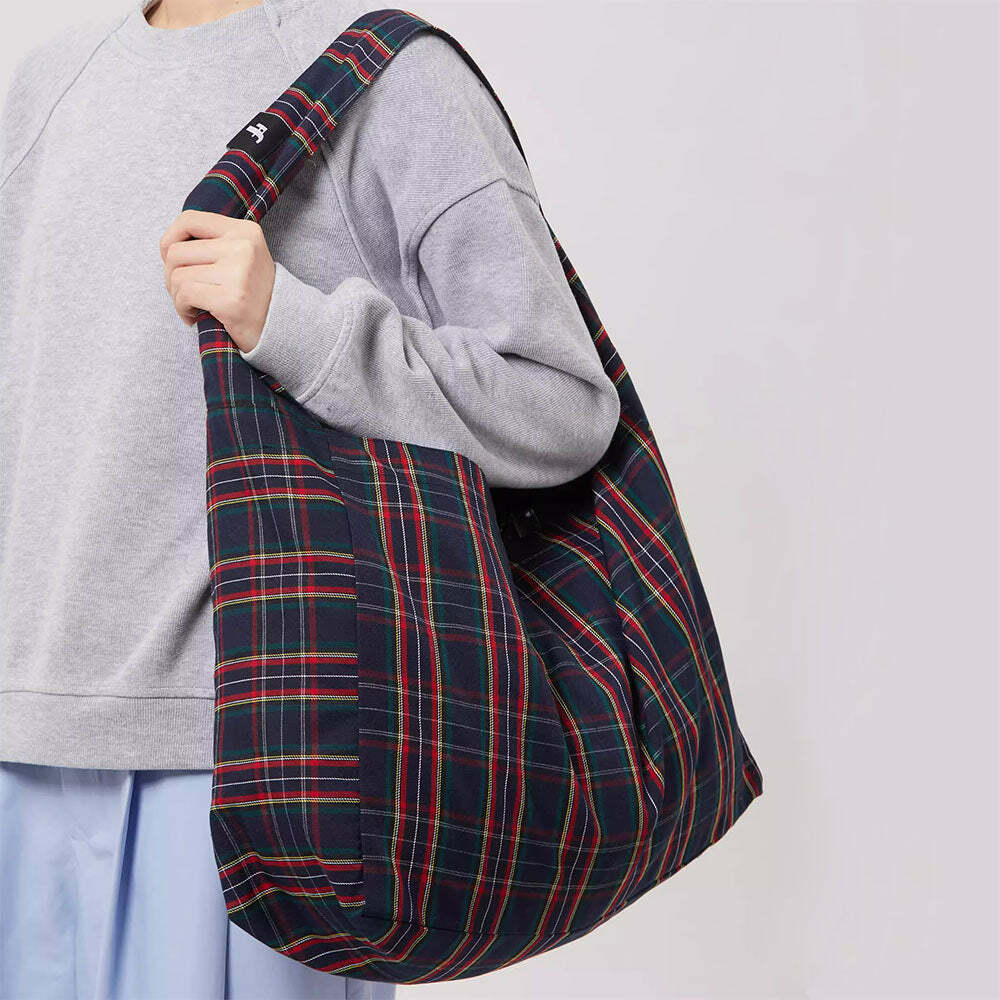 Preppy Style Plaid Tote Bag: Perfect for Spring Outfits & Casual Looks