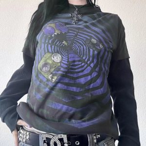 Psychedelic Spiral Graphic T-Shirt: Trendy Outfit Ideas for Every Occasion