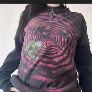 Psychedelic Spiral Graphic T-Shirt: Trendy Outfit Ideas for Every Occasion