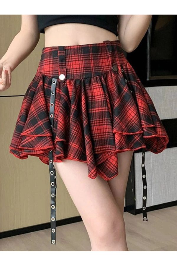 Punk Plaid Layered Skirt: Trendy Outfit Ideas for Concerts & Casual Outings