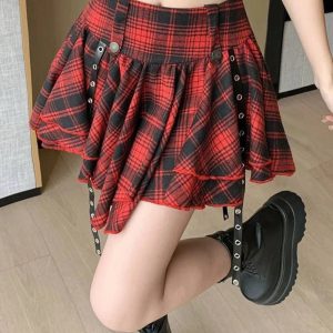 Punk Plaid Layered Skirt: Trendy Outfit Ideas for Concerts & Casual Outings