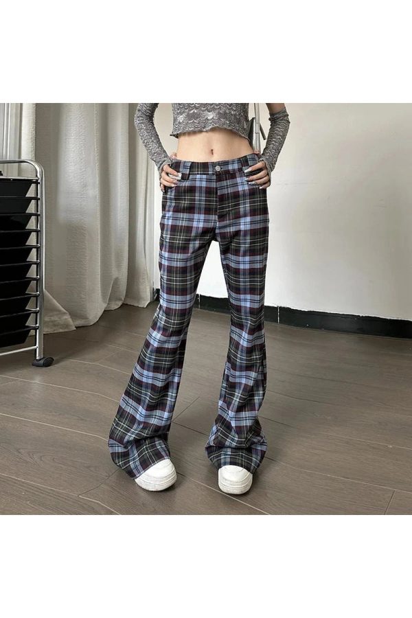 Retro Plaid Flare Pants: Trendy Outfit Ideas for Spring & Beyond