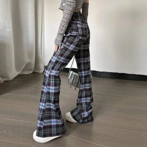 Retro Plaid Flare Pants: Trendy Outfit Ideas for Spring & Beyond