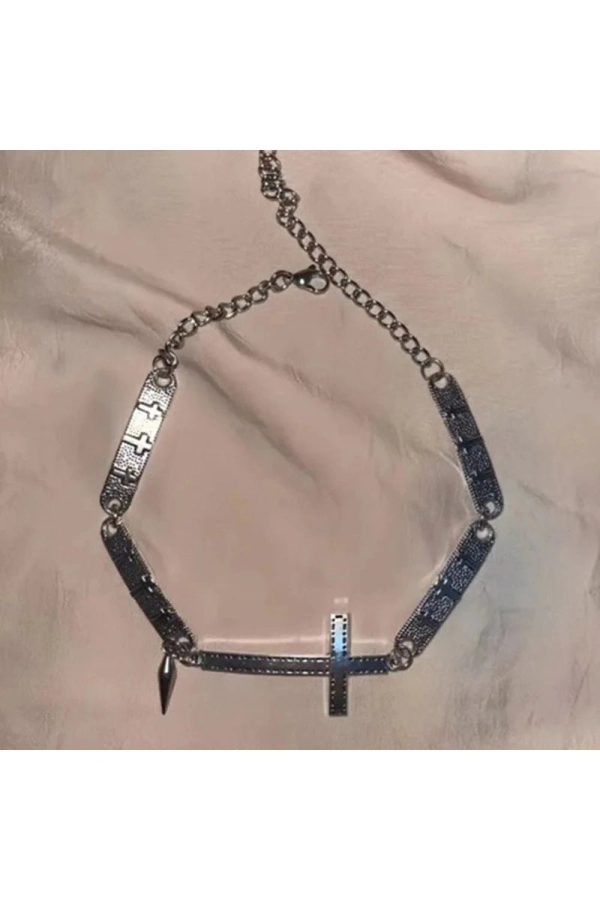 Silver Cross Spike Choker: Edgy Accessory for Concert & Casual Outfits