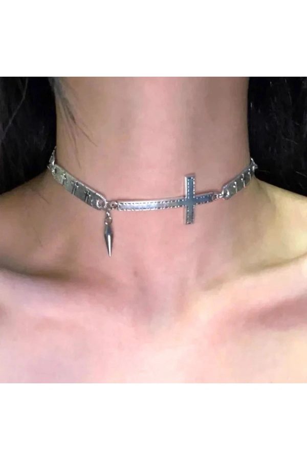 Silver Cross Spike Choker: Edgy Accessory for Concert & Casual Outfits