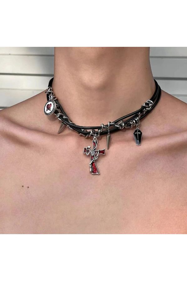 Spiked Heart Chain Choker: Perfect Accessory for Concert & Date Night Outfits