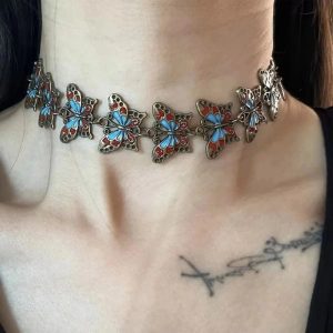 Spiked Heart Chain Choker: Perfect Accessory for Concert & Date Night Outfits