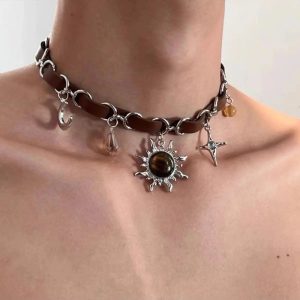 Spiked Heart Chain Choker: Perfect Accessory for Concert & Date Night Outfits