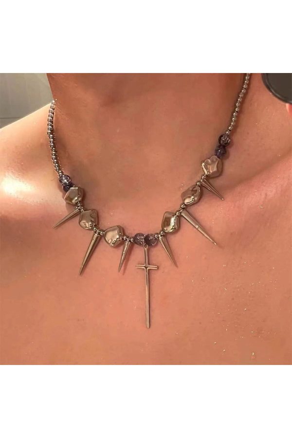 Spiked Heart Chain Choker: Perfect Accessory for Concert & Date Night Outfits