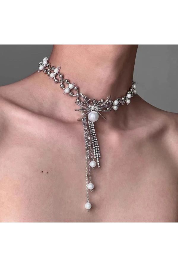 Spiked Heart Chain Choker: Perfect Accessory for Concert & Date Night Outfits