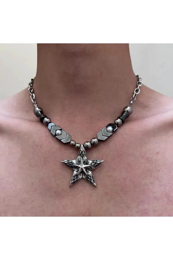 Spiked Heart Chain Choker: Perfect Accessory for Concert & Date Night Outfits