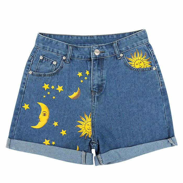 Sun and Moon Print Shorts: Trendy Outfit Ideas for Spring & Summer