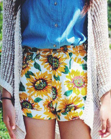 Sunflower Shorts: Trendy Outfit Ideas for Spring, Concerts & Casual Days