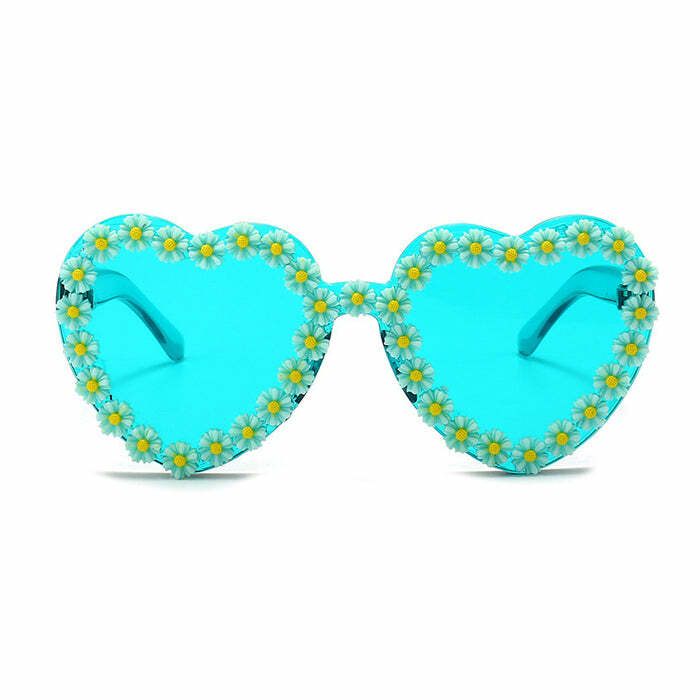 Trendy Daisy Heart Sunglasses for Stylish Spring Outfits & Concert Looks