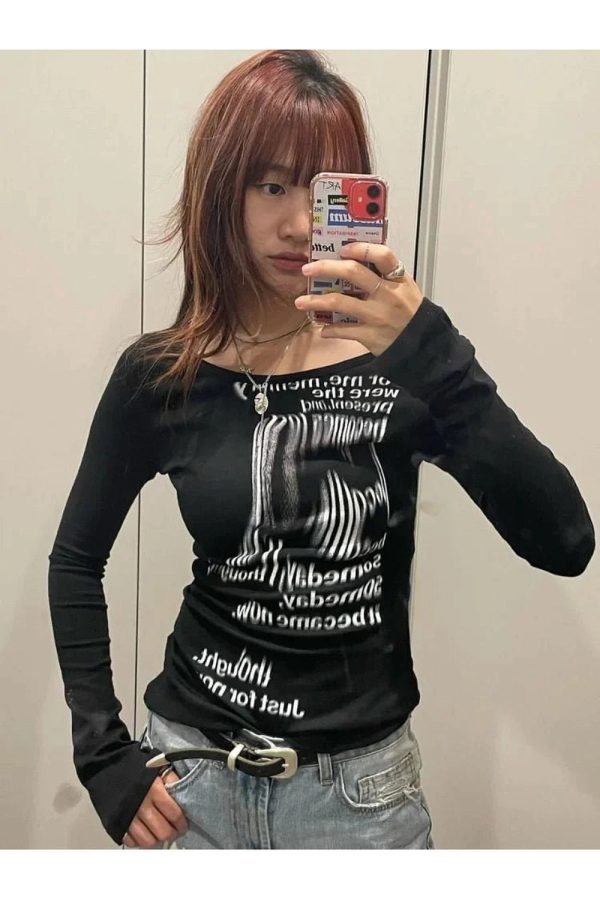 Trendy Distorted Text Print Long Sleeve Top for Stylish Outfit Ideas