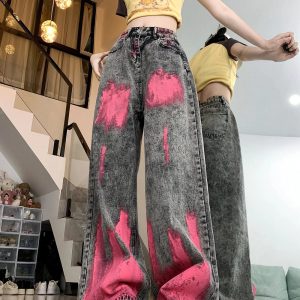 Trendy Graffiti Splash Wide-Leg Jeans: Perfect for Casual Outfits