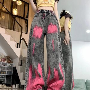 Trendy Graffiti Splash Wide-Leg Jeans: Perfect for Casual Outfits