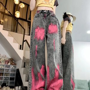 Trendy Graffiti Splash Wide-Leg Jeans: Perfect for Casual Outfits