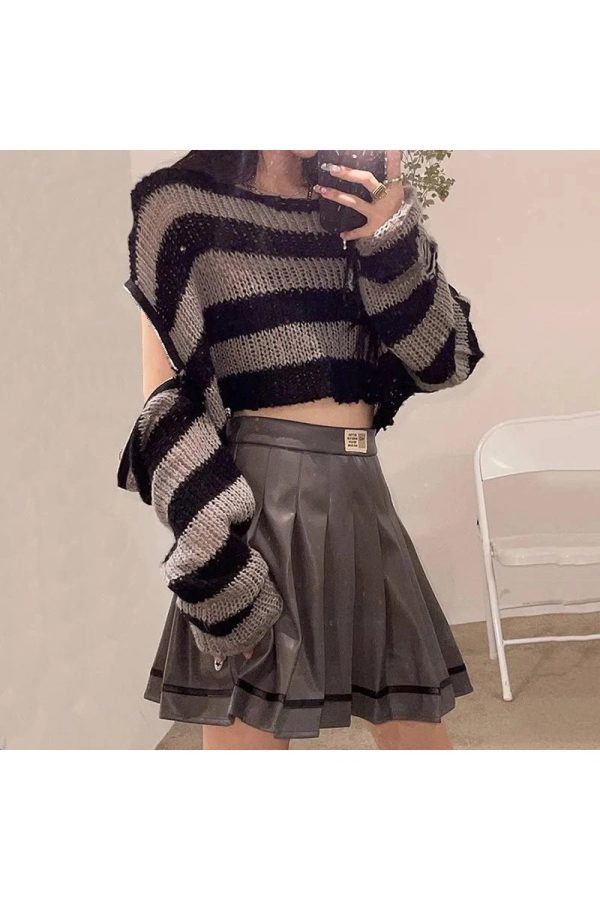 Trendy Grunge Striped Crop Sweater: Perfect for Casual Outfits & Concerts