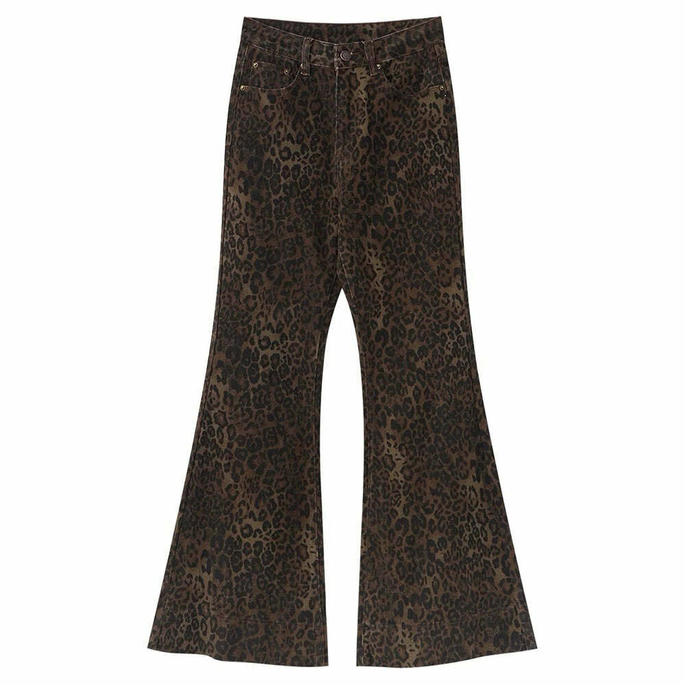 Trendy High-Waisted Leopard Flare Jeans for Stylish Outfit Ideas