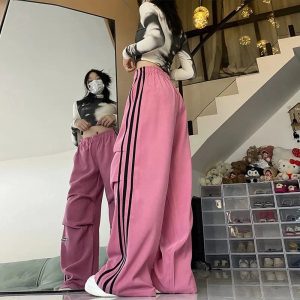 Trendy Pink Wide-Leg Pants: Perfect for Streetwear & Casual Outfit Ideas