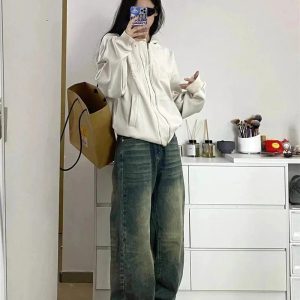 Trendy Washed Low-Rise Baggy Jeans: Perfect for Casual Outfits