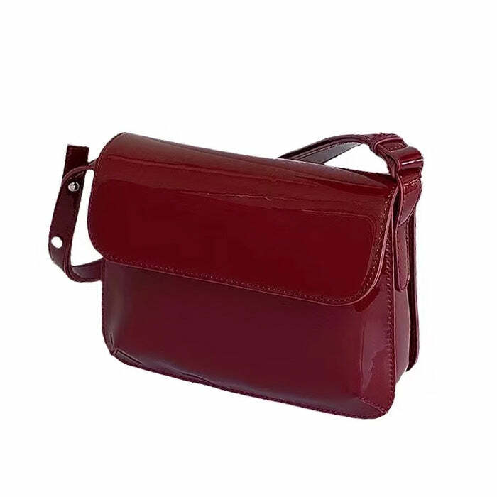 Vintage Style Red Lacquered Bag for Chic Outfits and Fashion Ideas