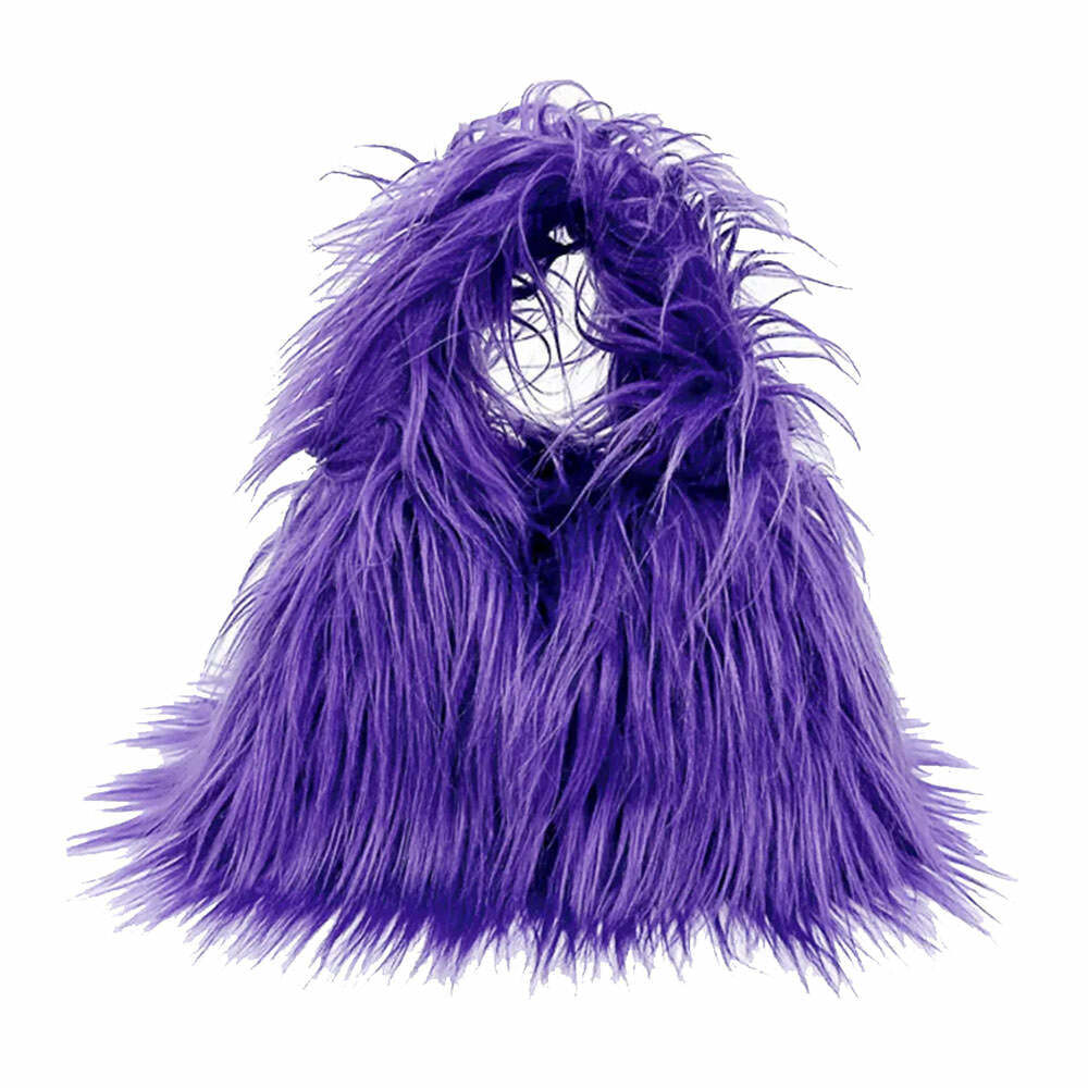 Y2K Style Fuzzy Mini Bag: Trendy Outfit Ideas for Concerts & Casual Outings