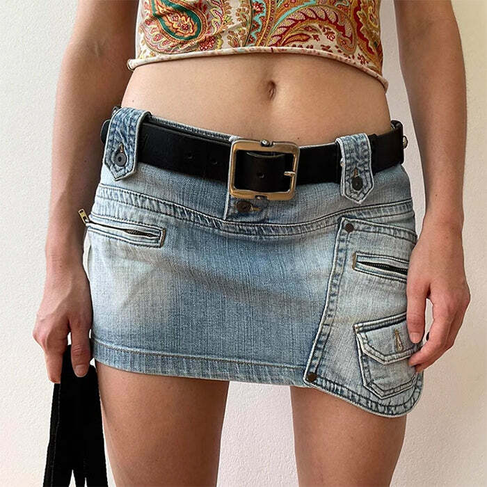 Y2K Style Mini Skirt: Trendy Outfit Ideas for Concerts & Casual Outings